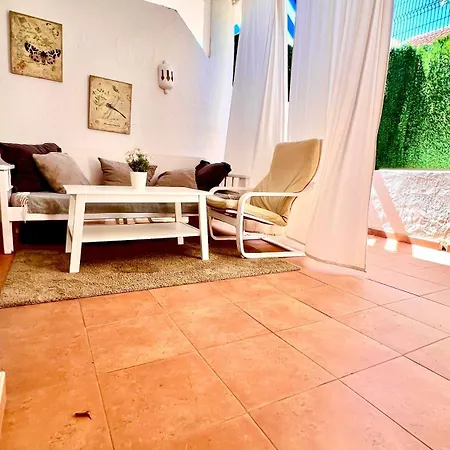 Cozy Two Bed Apartment. Apartamento Costa Adeje (Tenerife)