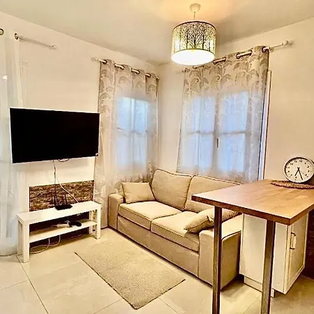 Cozy Two Bed Apartment. Apartmán Costa Adeje (Tenerife)