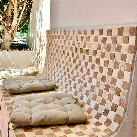 Cozy Two Bed Apartment. * Адехе