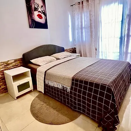 Cozy Two Bed Apartment. Apartamento *