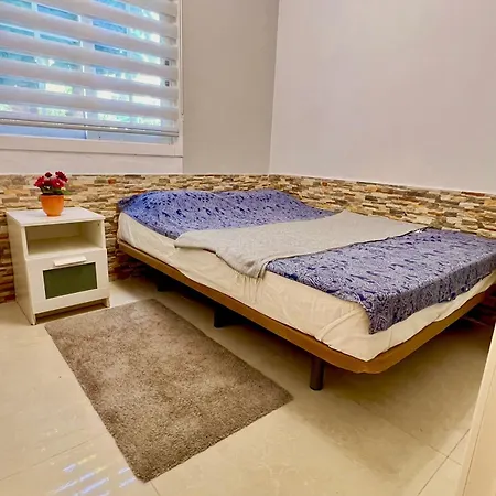 Cozy Two Bed Apartment. Apartmán *