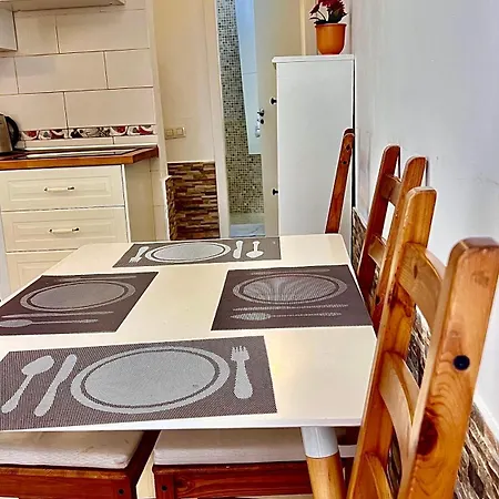 Cozy Two Bed Apartment. Apartamento Costa Adeje (Tenerife)