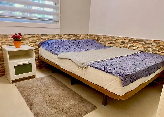 Cozy Two Bed Apartment. Апартаменты *