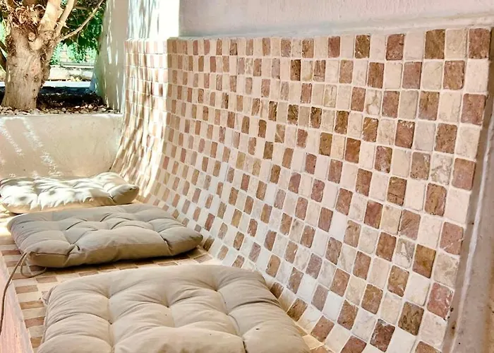 Cozy Two Bed Apartment. Апартаменты