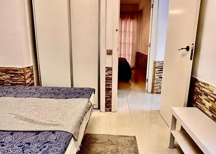 Cozy Two Bed Apartment. Апартаменты